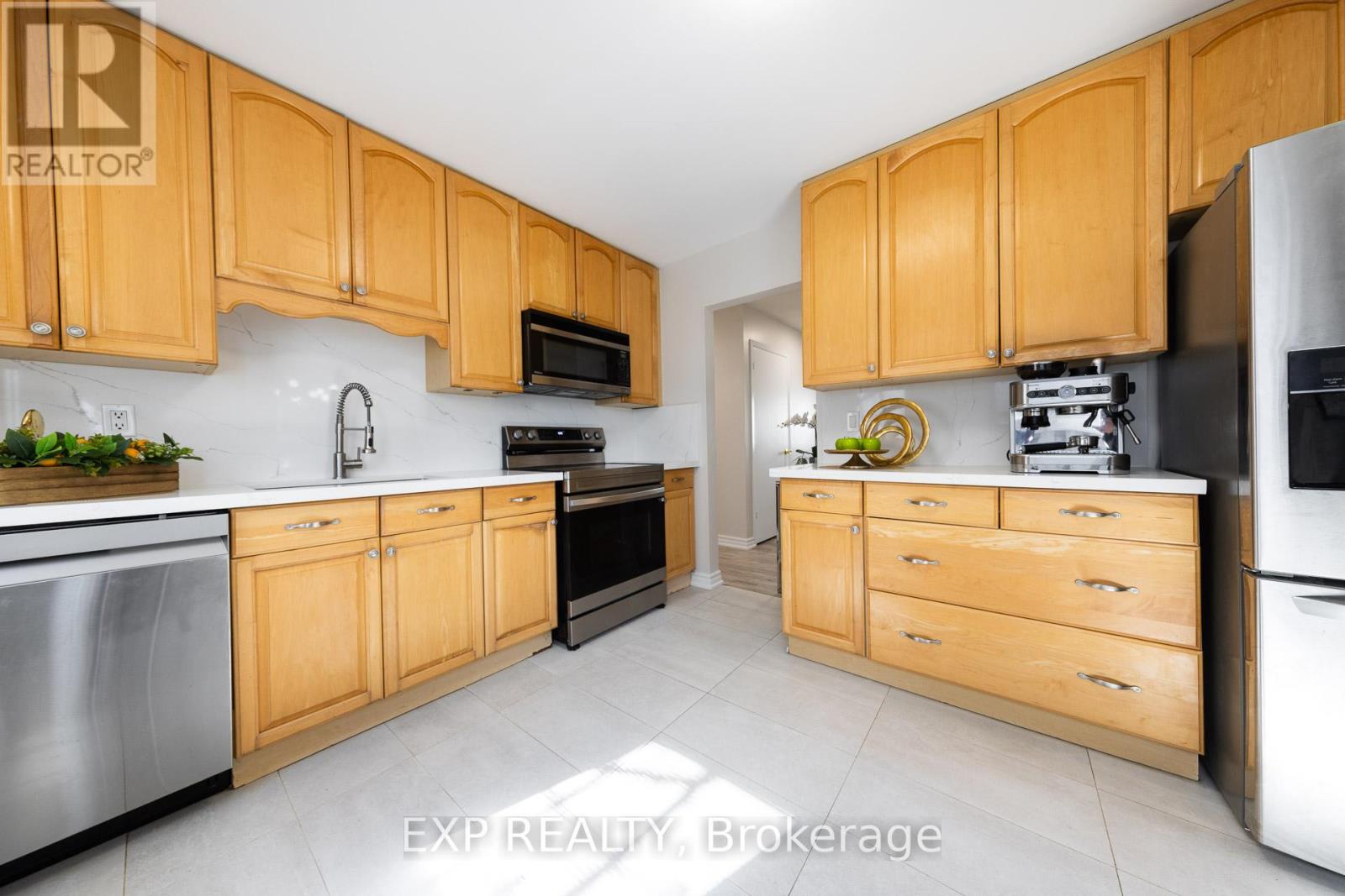 584 Elliott Crescent, Milton, Ontario  L9T 3G4 - Photo 12 - W12924738