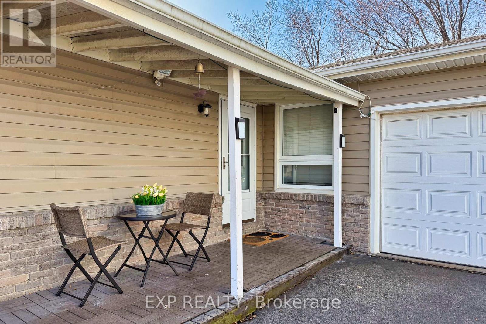 584 Elliott Crescent, Milton, Ontario  L9T 3G4 - Photo 4 - W12924738