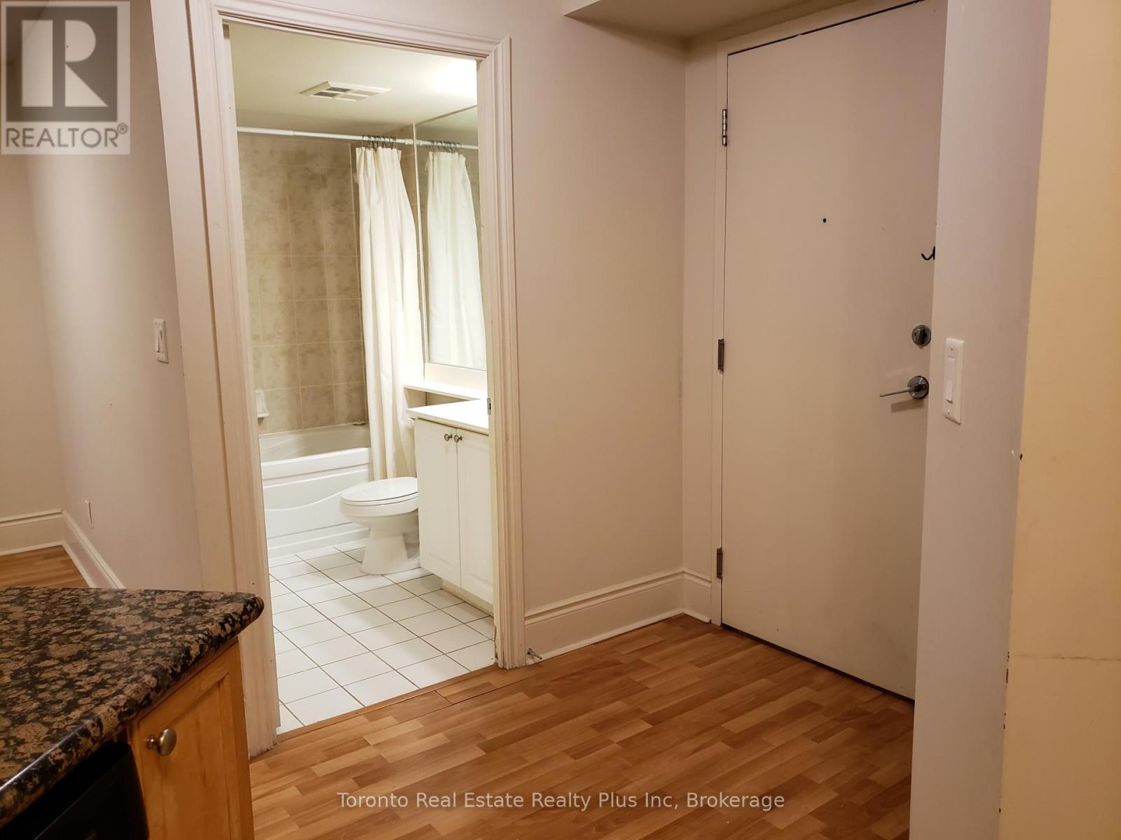 2630 - 3888 Duke Of York Boulevard, Mississauga, Ontario  L5B 4P5 - Photo 10 - W12924800