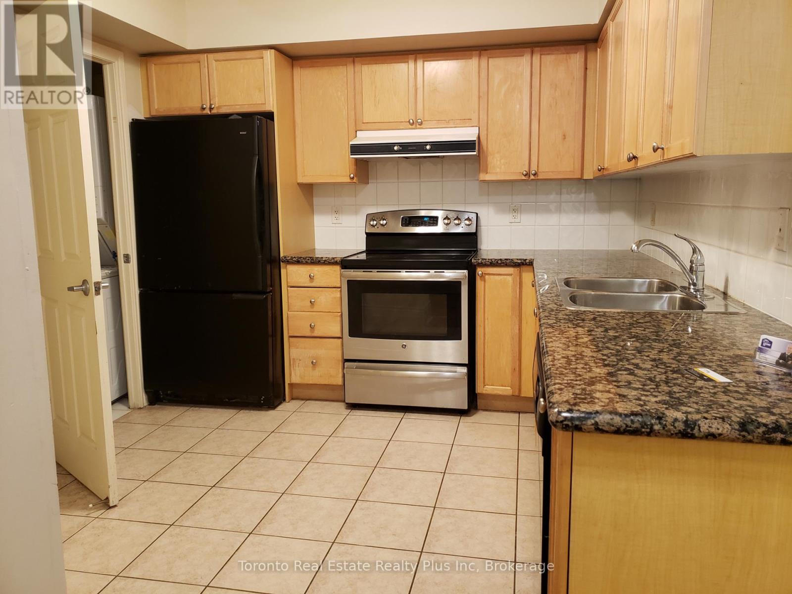 2630 - 3888 Duke Of York Boulevard, Mississauga, Ontario  L5B 4P5 - Photo 6 - W12924800