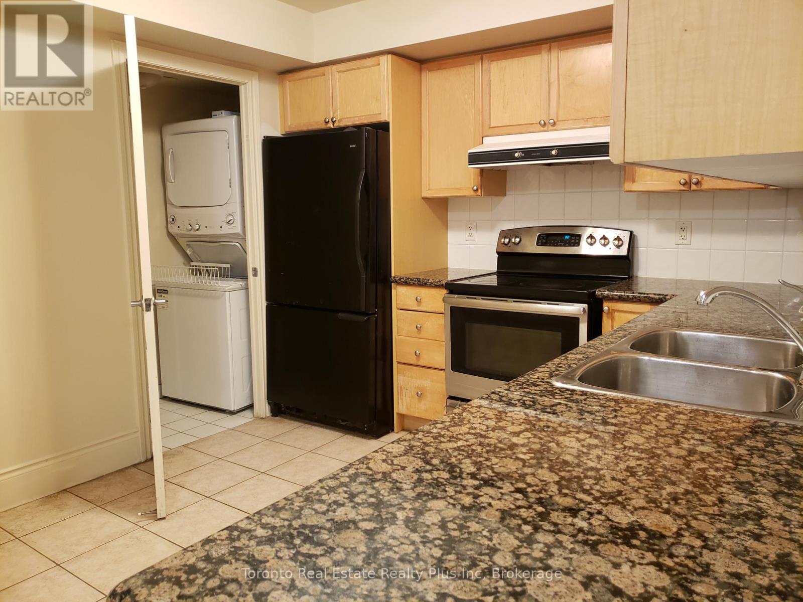 2630 - 3888 Duke Of York Boulevard, Mississauga, Ontario  L5B 4P5 - Photo 7 - W12924800