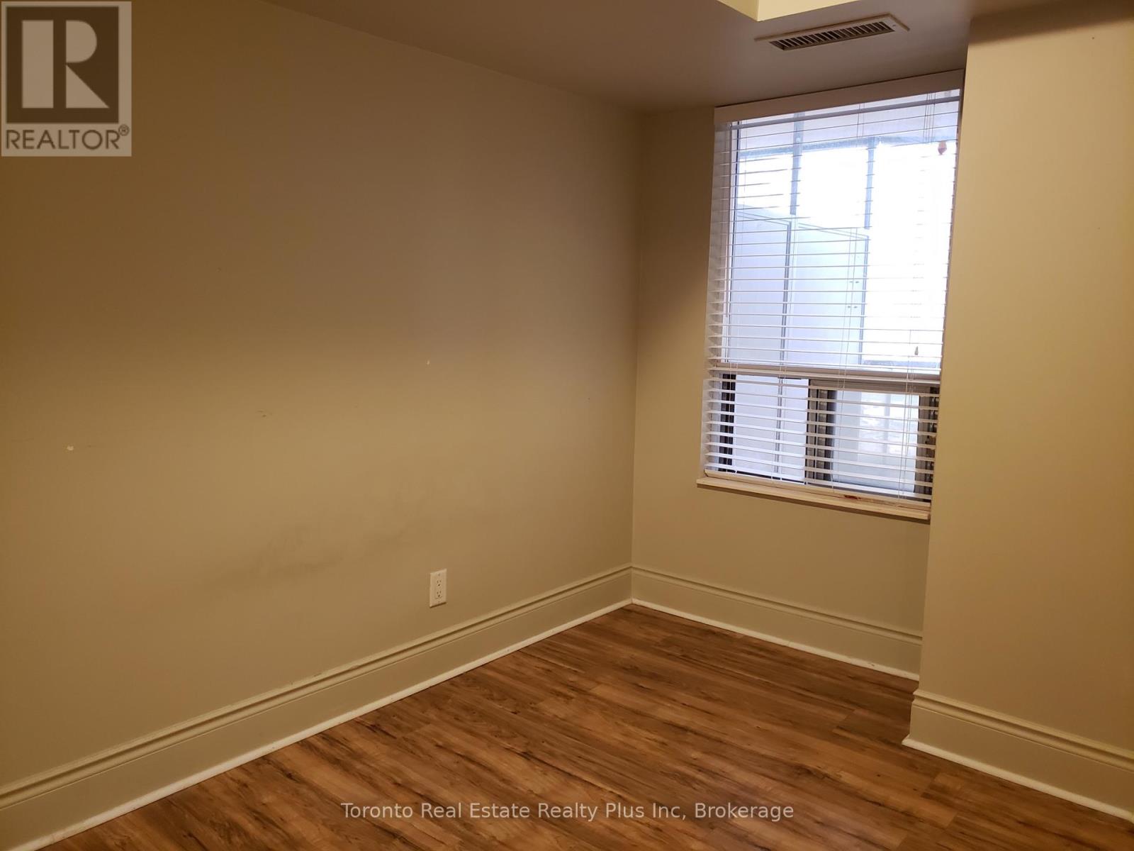 2630 - 3888 Duke Of York Boulevard, Mississauga, Ontario  L5B 4P5 - Photo 9 - W12924800