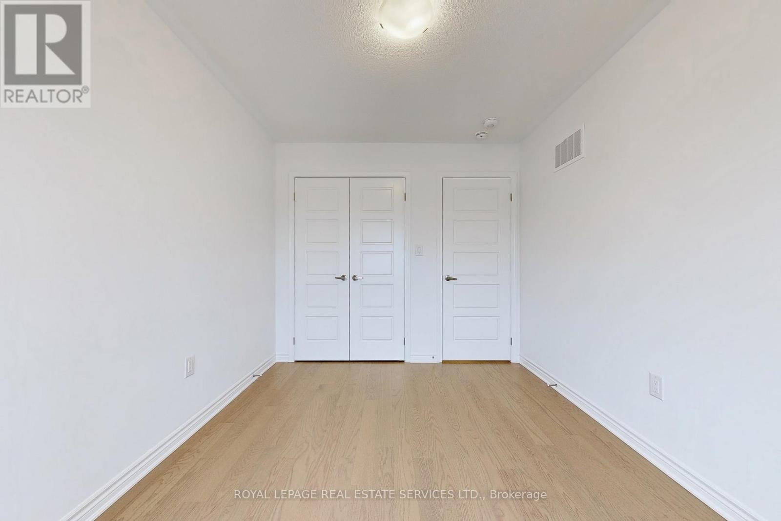 1397 Shevchenko Boulevard, Oakville, Ontario  L6M 5P3 - Photo 23 - W12924832