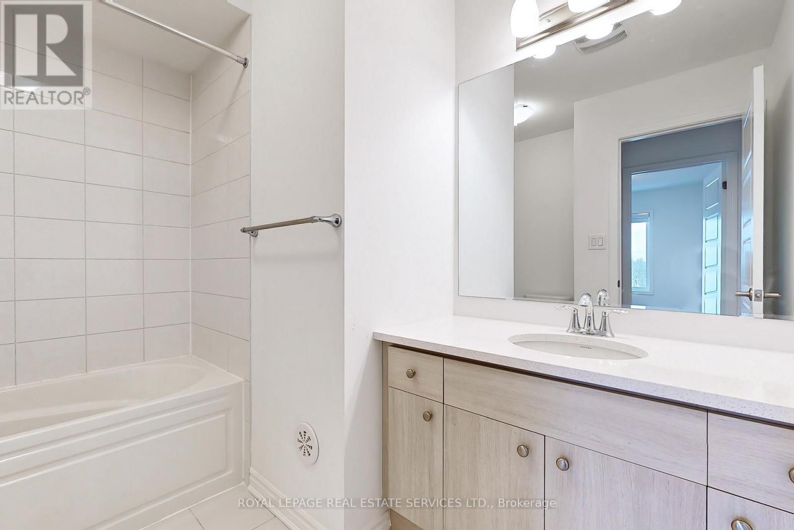 1397 Shevchenko Boulevard, Oakville, Ontario  L6M 5P3 - Photo 24 - W12924832