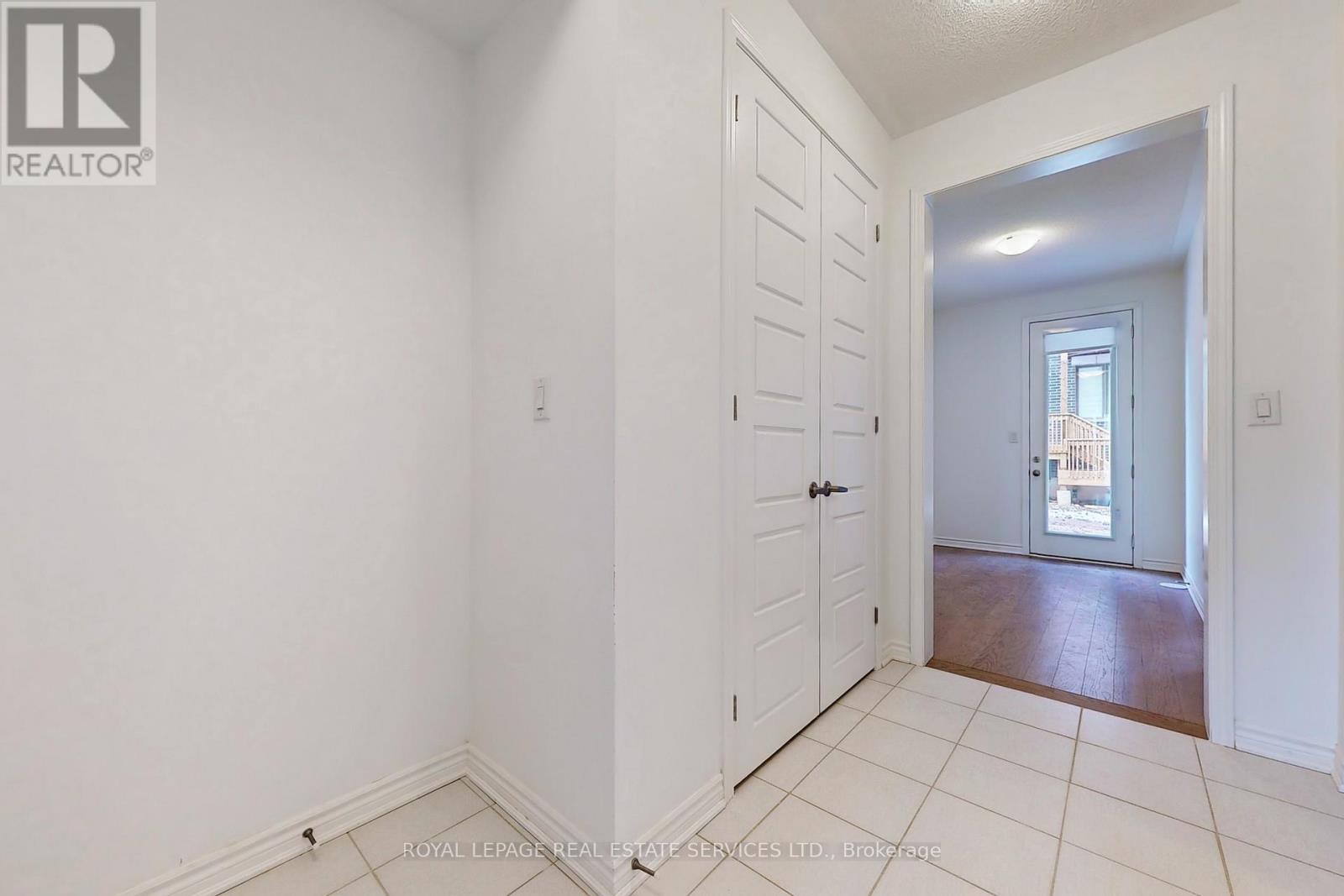 1397 Shevchenko Boulevard, Oakville, Ontario  L6M 5P3 - Photo 33 - W12924832