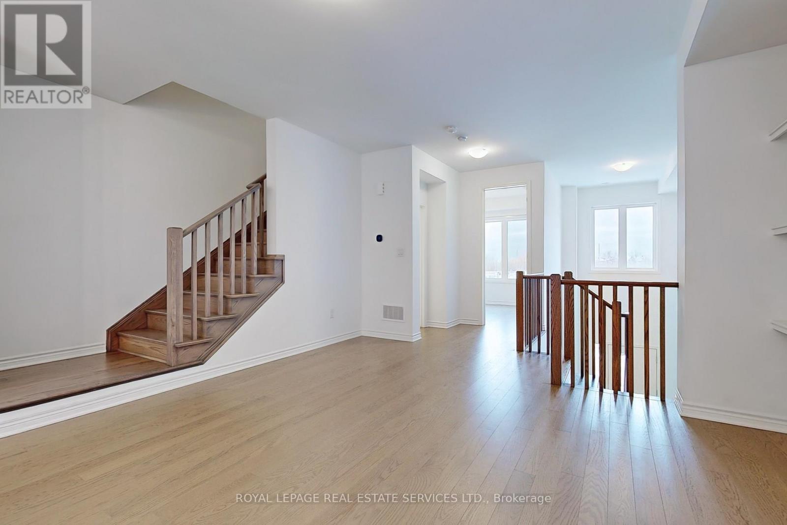 1397 Shevchenko Boulevard, Oakville, Ontario  L6M 5P3 - Photo 6 - W12924832