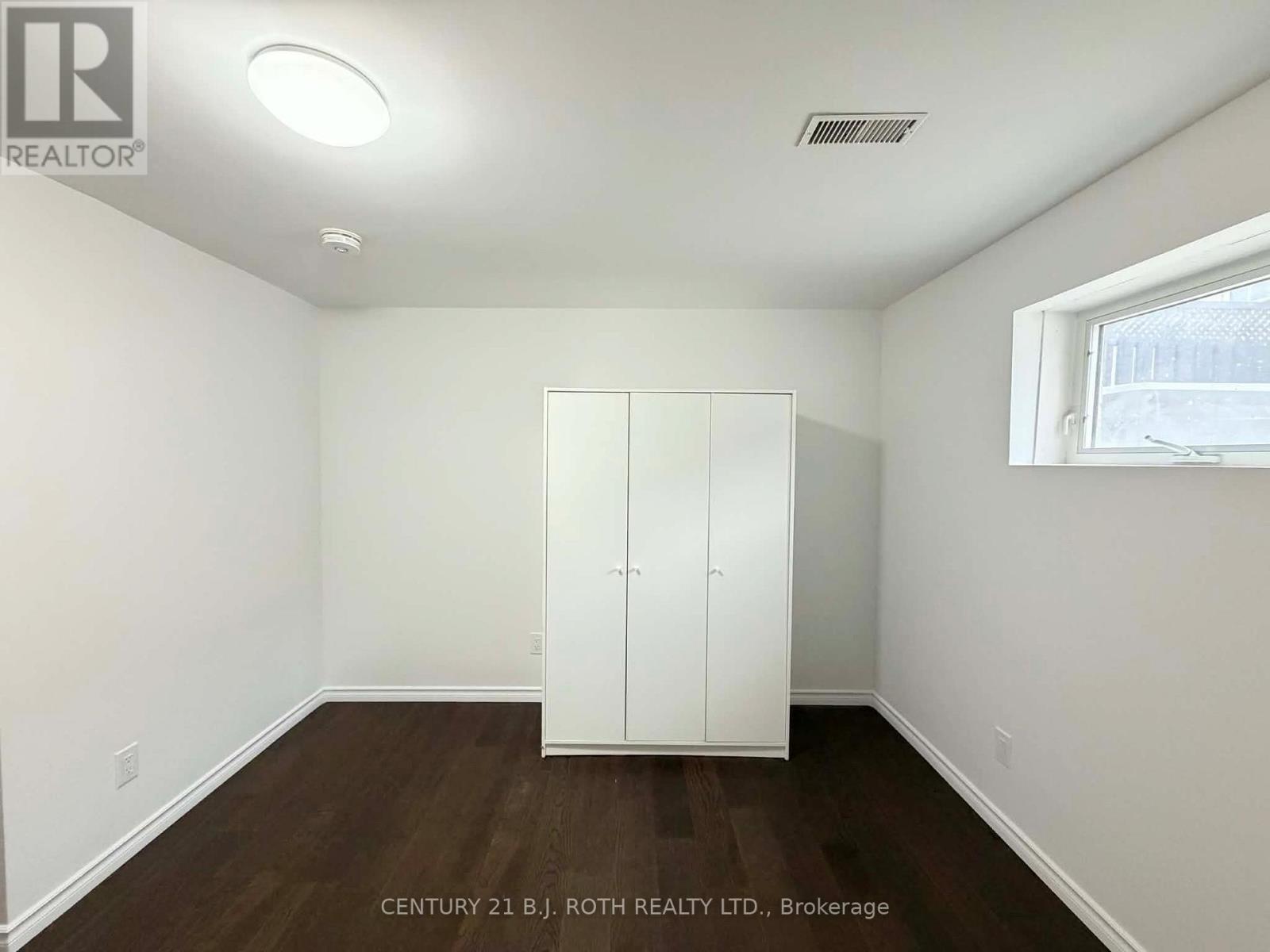 Lower - 90 Pappain Crescent, Brampton, Ontario  L7A 3J7 - Photo 11 - W12924848