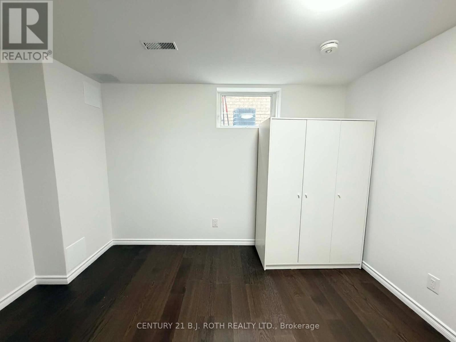 Lower - 90 Pappain Crescent, Brampton, Ontario  L7A 3J7 - Photo 12 - W12924848