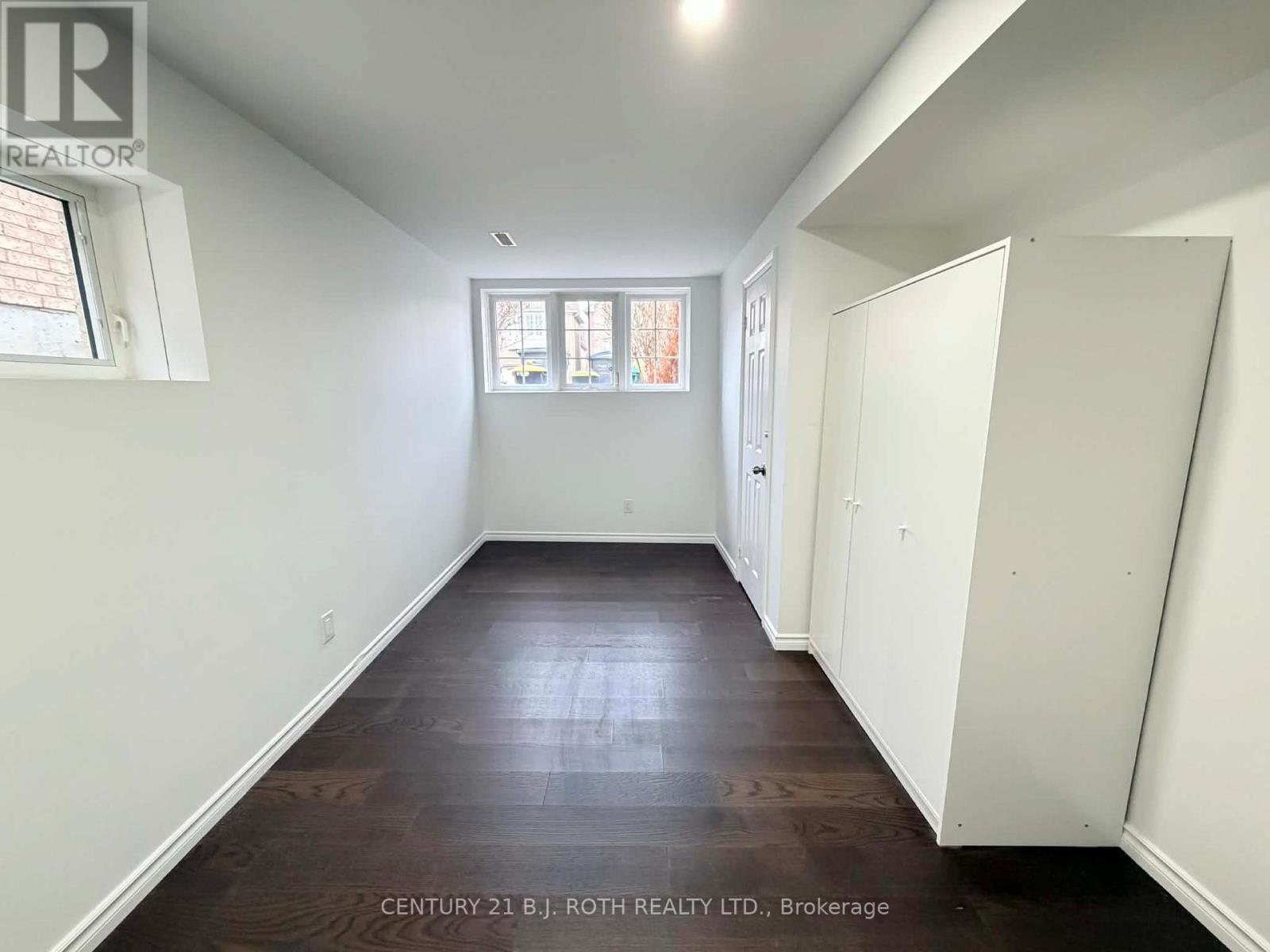 Lower - 90 Pappain Crescent, Brampton, Ontario  L7A 3J7 - Photo 13 - W12924848