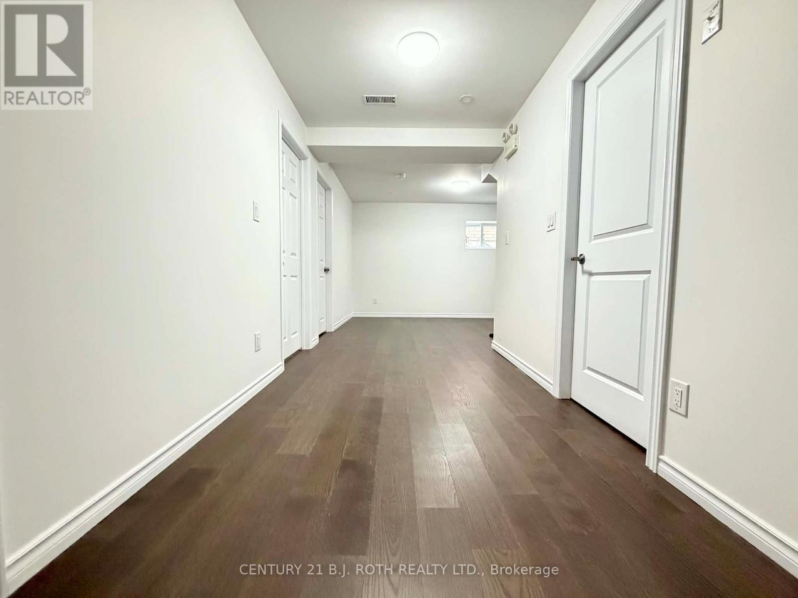 Lower - 90 Pappain Crescent, Brampton, Ontario  L7A 3J7 - Photo 3 - W12924848