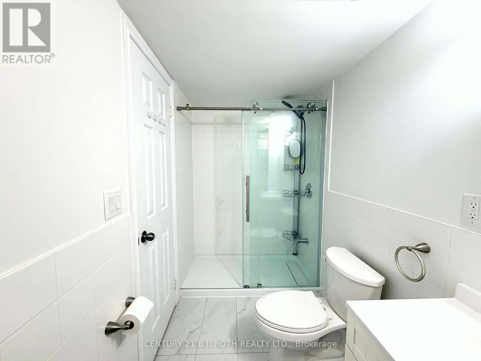 Lower - 90 Pappain Crescent, Brampton, Ontario  L7A 3J7 - Photo 9 - W12924848