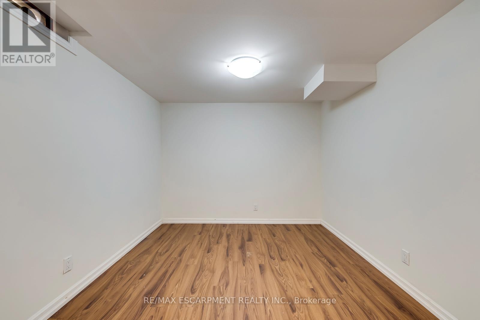 3184 Renton Road, Burlington, Ontario  L7M 2W8 - Photo 45 - W12924856