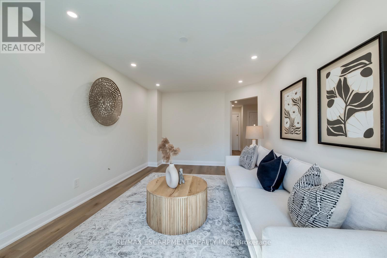 3184 Renton Road, Burlington, Ontario  L7M 2W8 - Photo 9 - W12924856