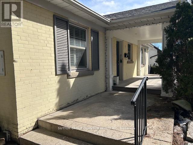 1273 Clarkson Road, Mississauga, Ontario  L5J 2W4 - Photo 3 - W12924912