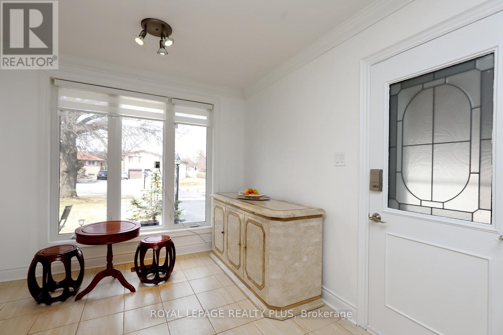 2694 Truscott Drive, Mississauga, Ontario  L5J 2B7 - Photo 12 - W12924926