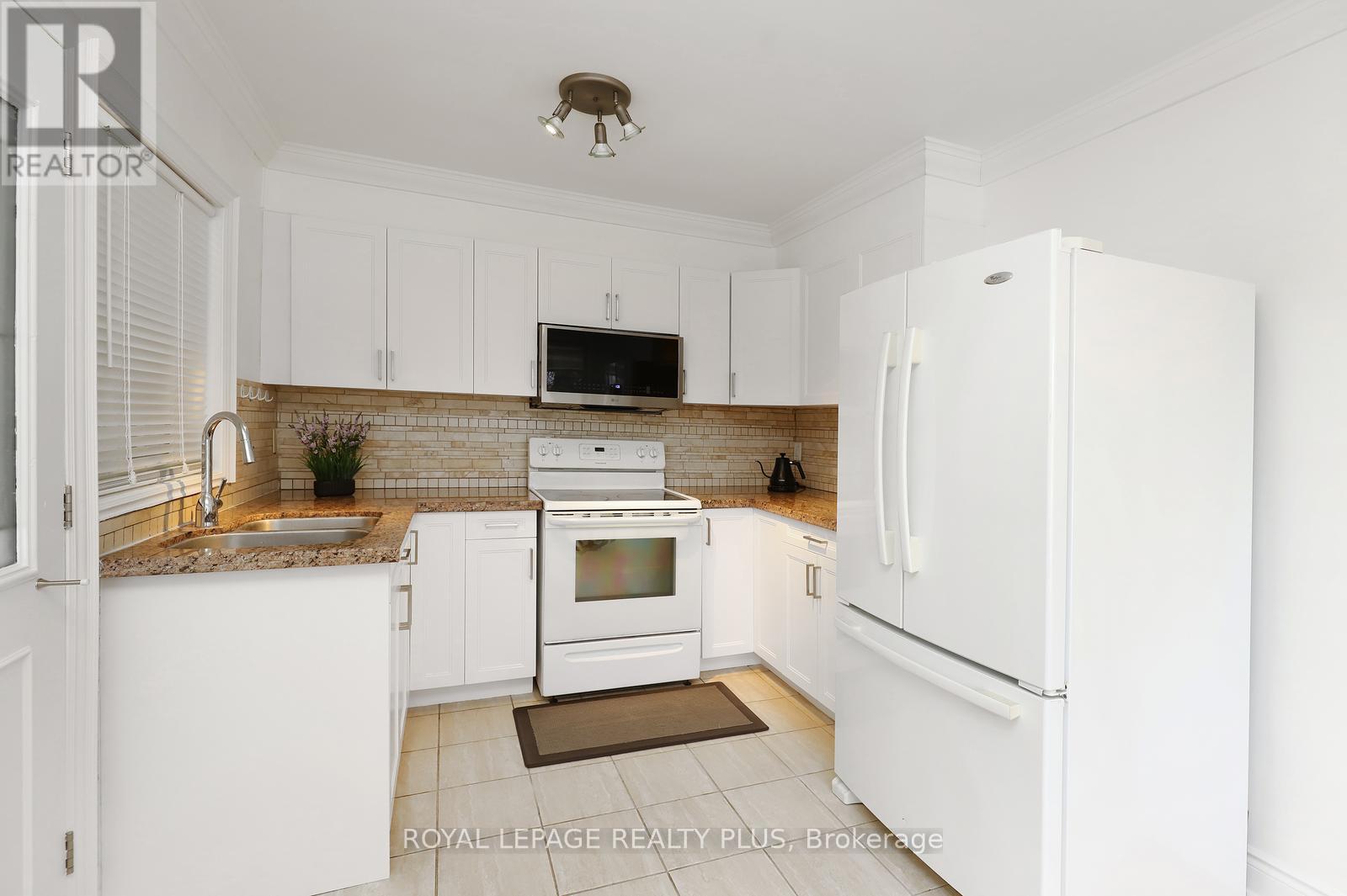 2694 Truscott Drive, Mississauga, Ontario  L5J 2B7 - Photo 14 - W12924926