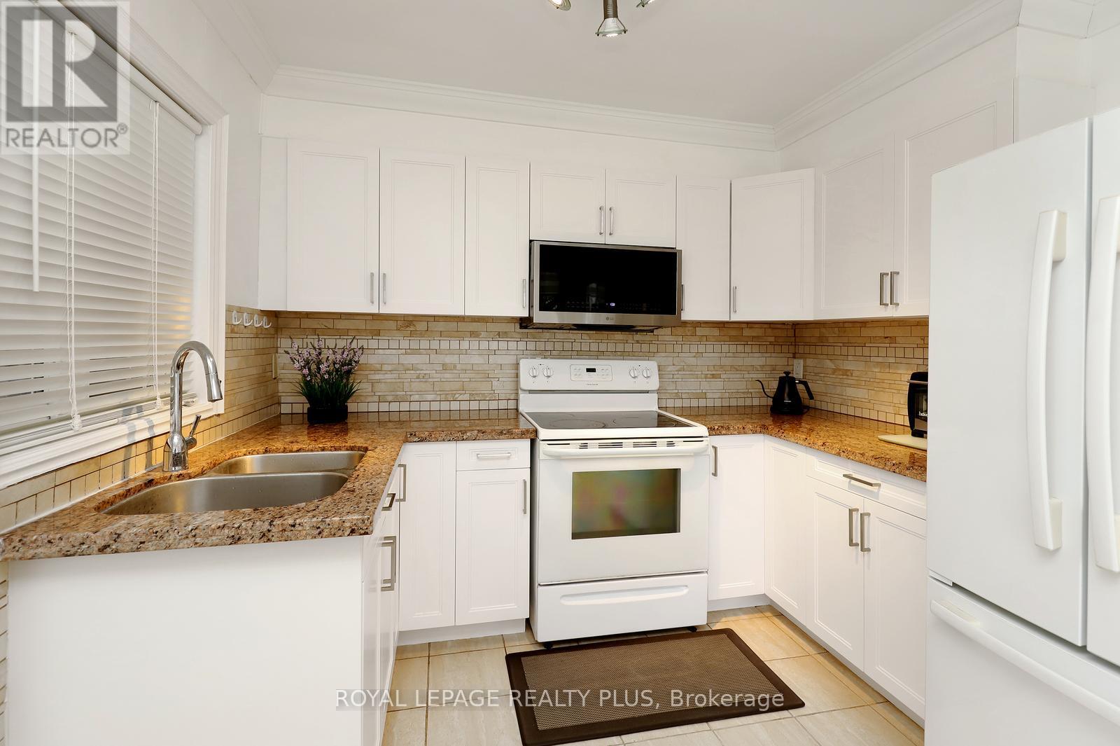 2694 Truscott Drive, Mississauga, Ontario  L5J 2B7 - Photo 15 - W12924926