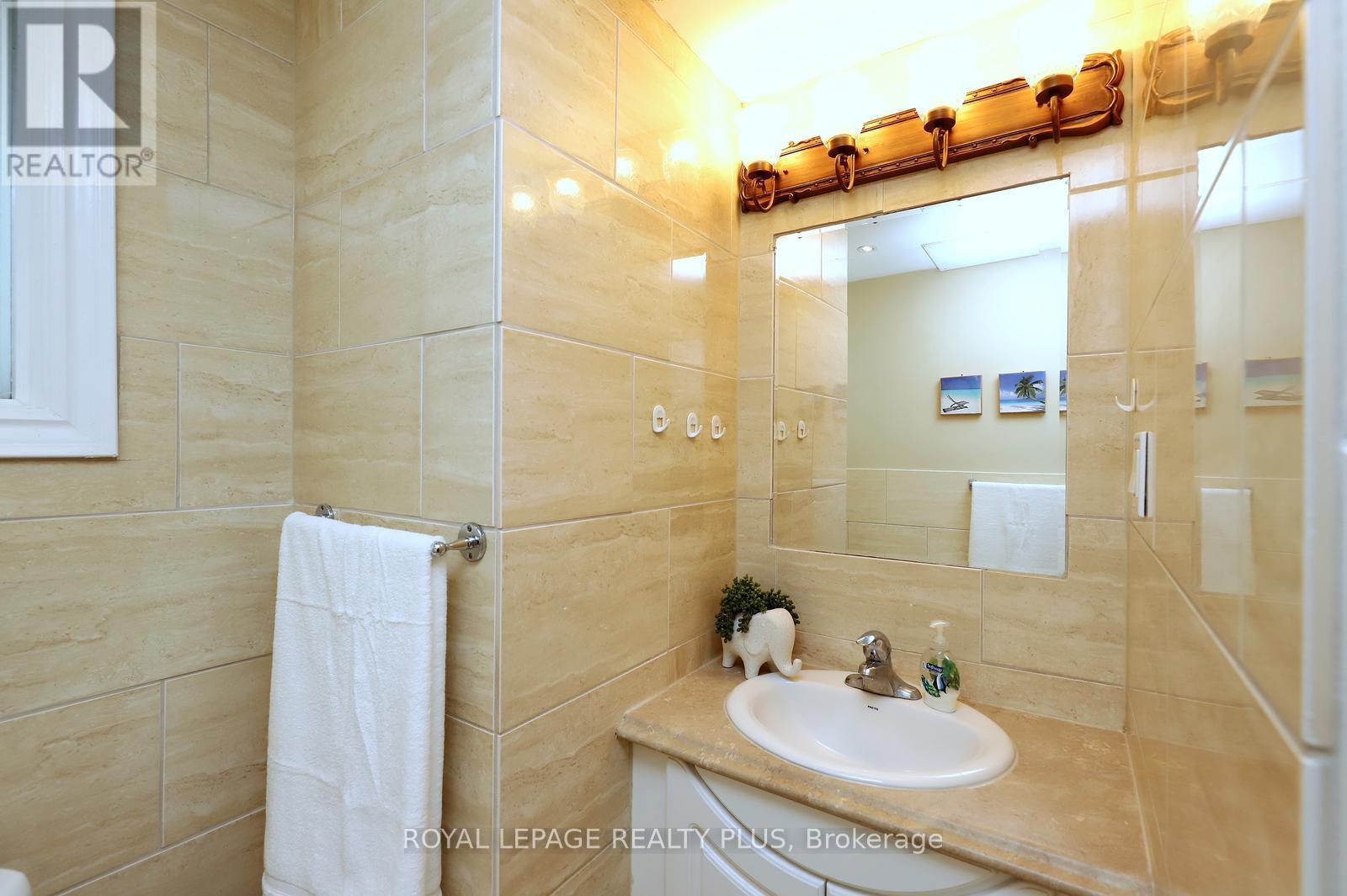 2694 Truscott Drive, Mississauga, Ontario  L5J 2B7 - Photo 24 - W12924926