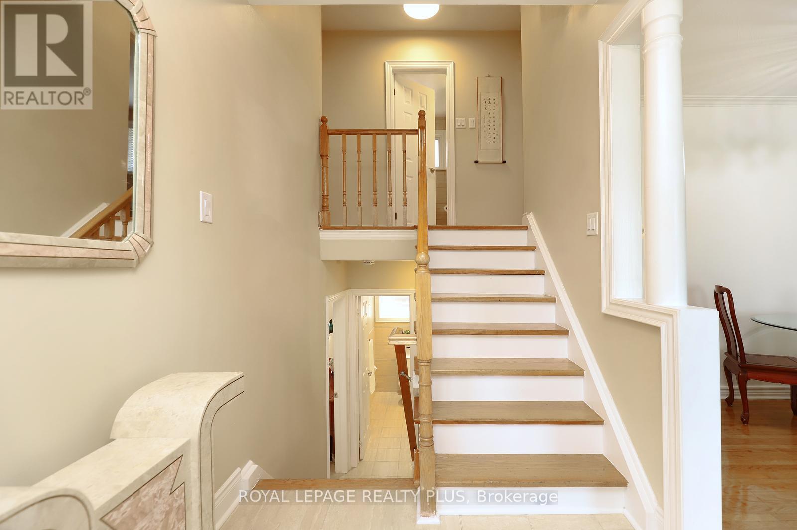 2694 Truscott Drive, Mississauga, Ontario  L5J 2B7 - Photo 6 - W12924926