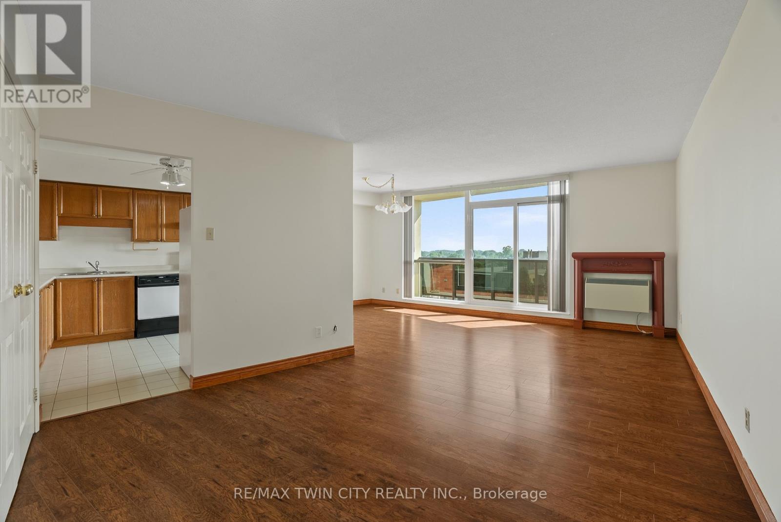 905 - 9 Bonheur Court, Brantford, Ontario N3P 1Z5 - Photo 7 - X12924698