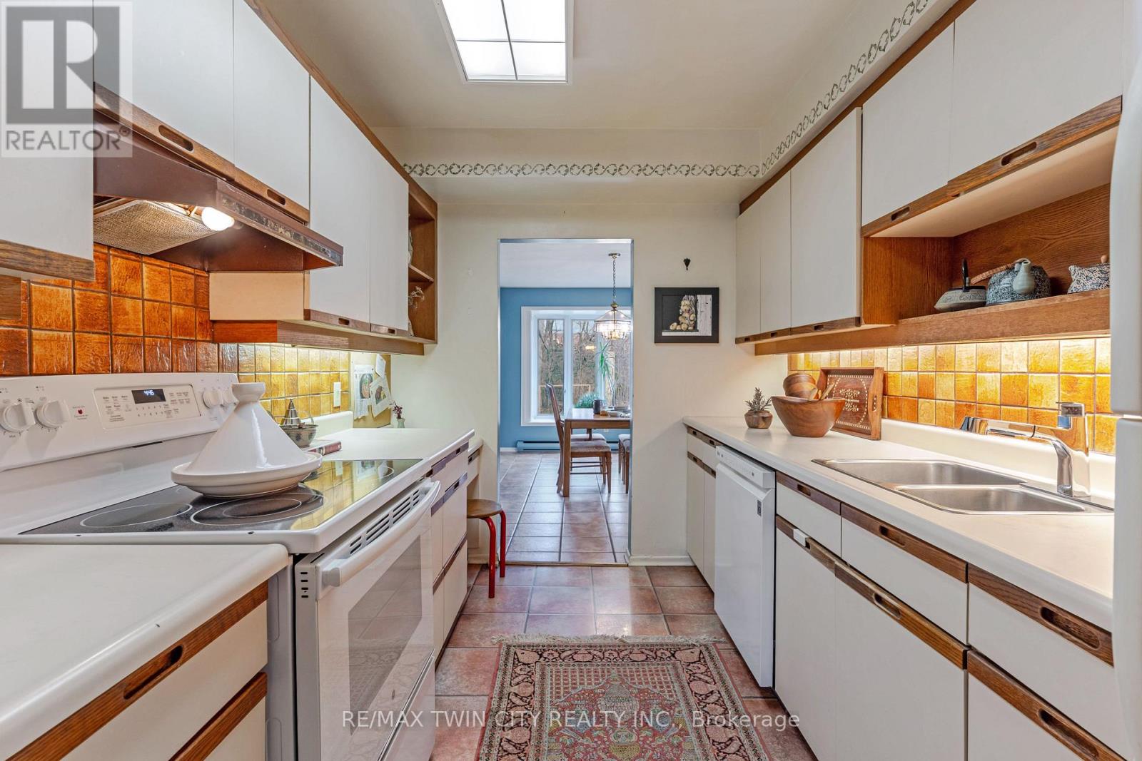 390 Tamarack Drive, Waterloo, Ontario  N2L 4G6 - Photo 15 - X12924706