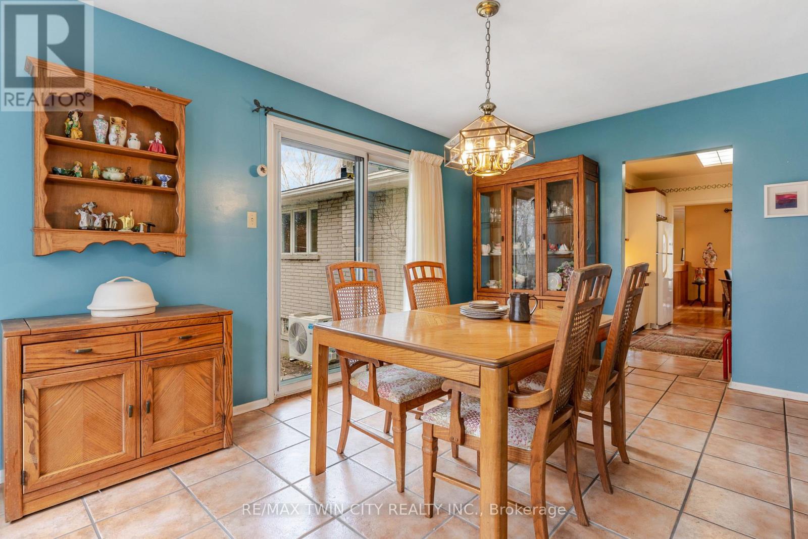 390 Tamarack Drive, Waterloo, Ontario  N2L 4G6 - Photo 20 - X12924706