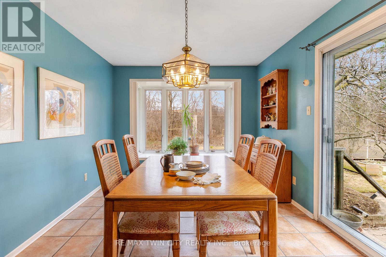 390 Tamarack Drive, Waterloo, Ontario  N2L 4G6 - Photo 21 - X12924706