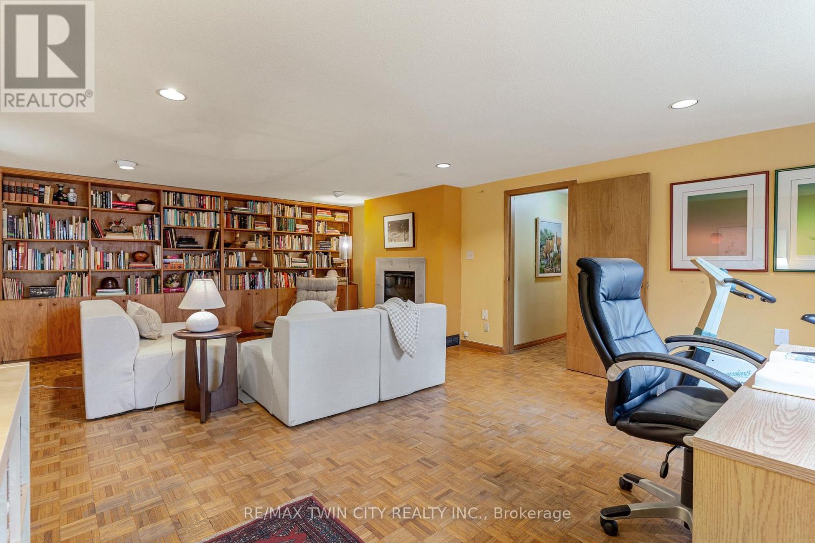 390 Tamarack Drive, Waterloo, Ontario  N2L 4G6 - Photo 33 - X12924706