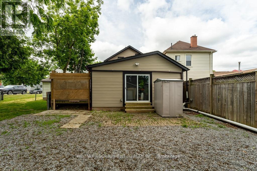 15 Adelaide Street, Grimsby, Ontario L3M 1X2 - Photo 25 - X12924718