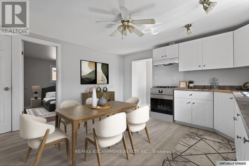 15 Adelaide Street, Grimsby, Ontario L3M 1X2 - Photo 7 - X12924718