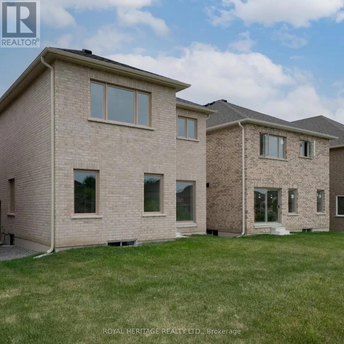 44 St Augustine Drive, Whitby, Ontario  L1M 0L7 - Photo 4 - E12244649