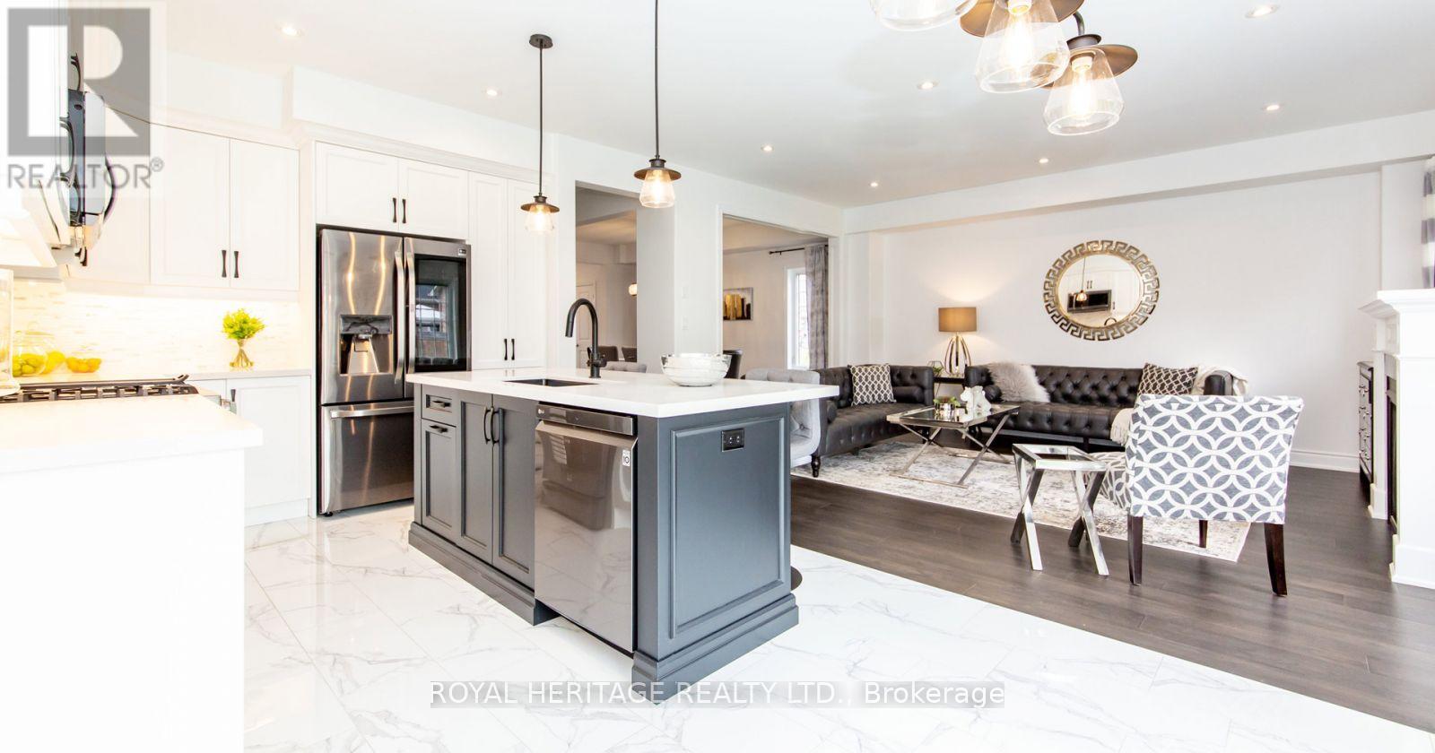 44 St Augustine Drive, Whitby, Ontario  L1M 0L7 - Photo 7 - E12244649