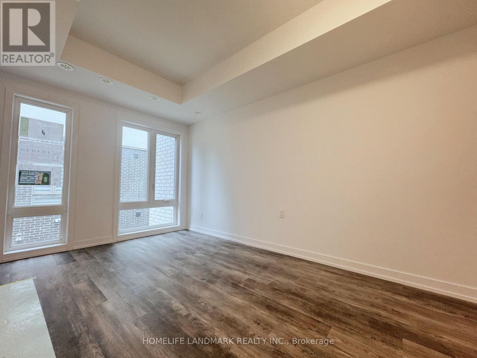 307 - 5 Bancroft Lane, Richmond Hill, Ontario  L4E 1M1 - Photo 2 - N12922282