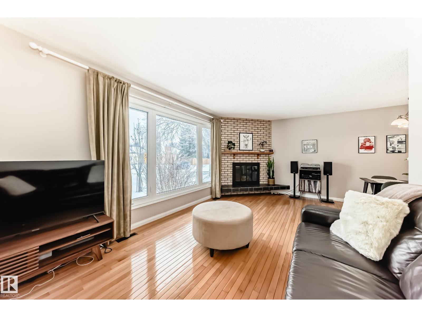 11415 32 Av Nw, Edmonton, Alberta  T6J 3G5 - Photo 3 - E4479092