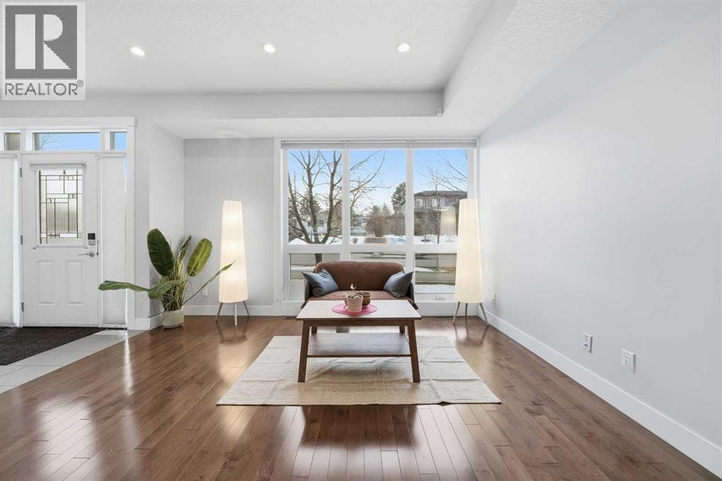 2018 37 Street Sw, Calgary, Alberta  T3E 3A6 - Photo 5 - A2292938