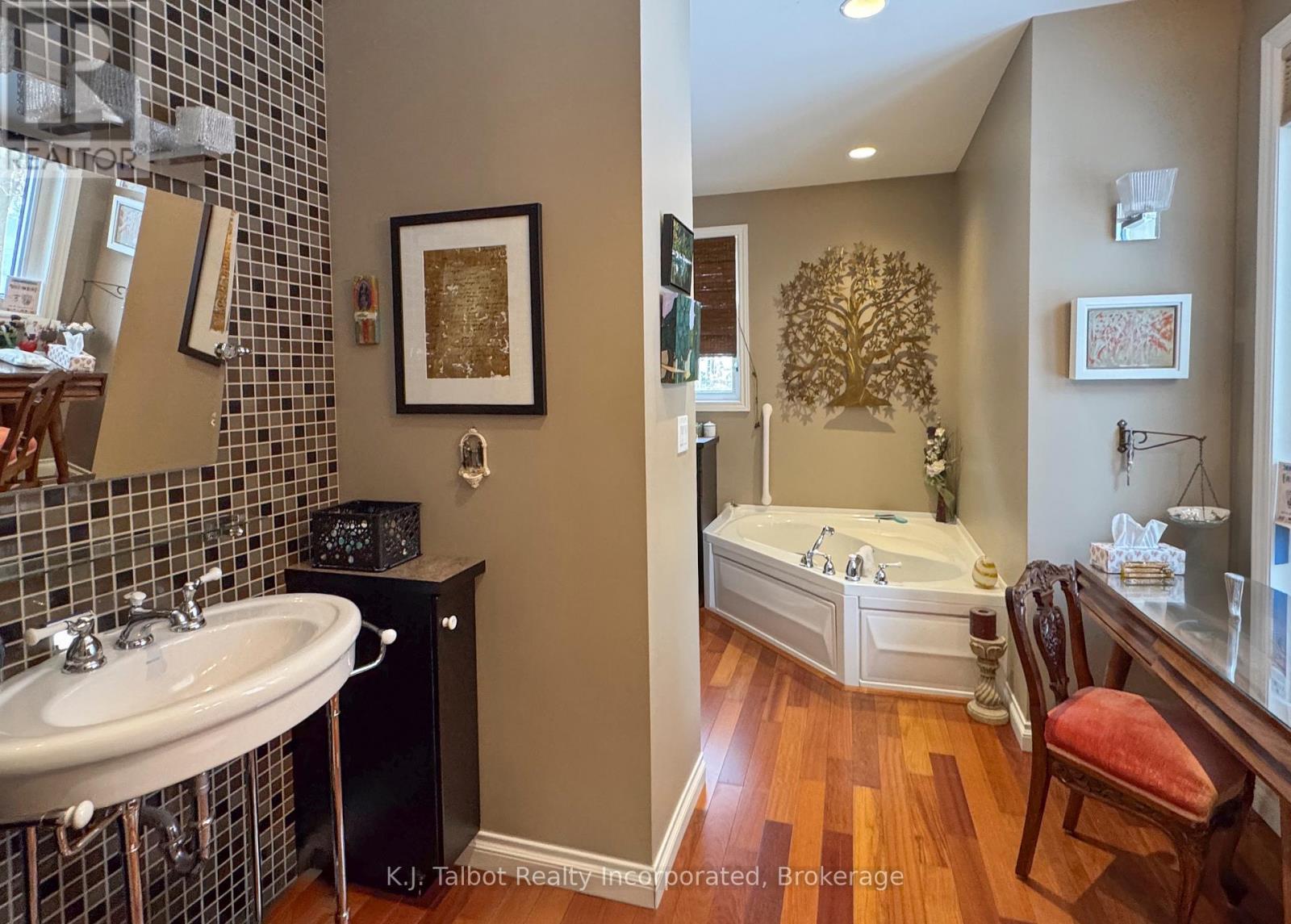 80602 Benmiller Line, Central Huron, Ontario  N0M 1L0 - Photo 29 - X12781116