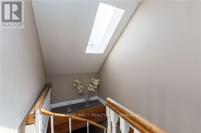 61 Homewood Avenue, Toronto, Ontario  M4Y 2K4 - Photo 14 - C12923294