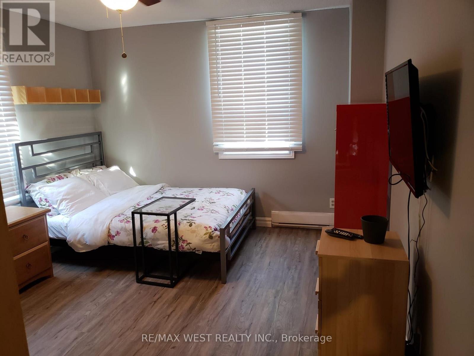 61 Homewood Avenue, Toronto, Ontario  M4Y 2K4 - Photo 12 - C12923294