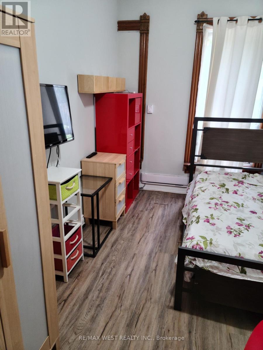 61 Homewood Avenue, Toronto, Ontario  M4Y 2K4 - Photo 13 - C12923294