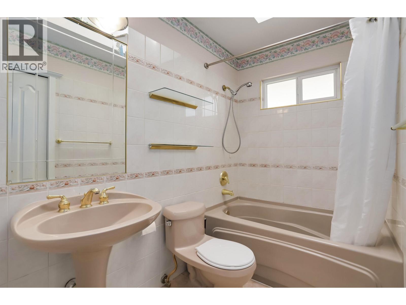 7546 12th Avenue, Burnaby, British Columbia  V3N 2K1 - Photo 12 - R3103900