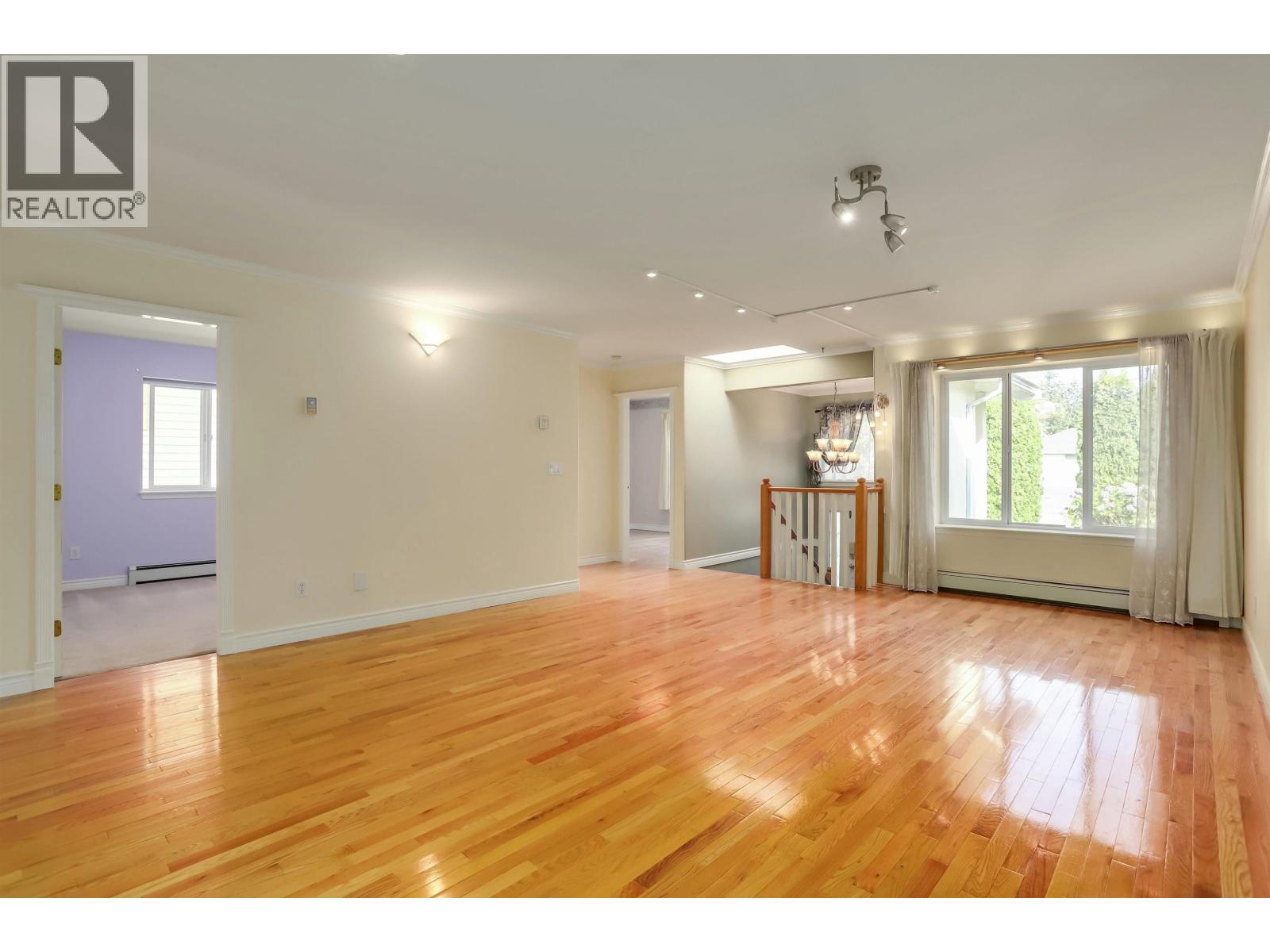 7546 12th Avenue, Burnaby, British Columbia  V3N 2K1 - Photo 2 - R3103900