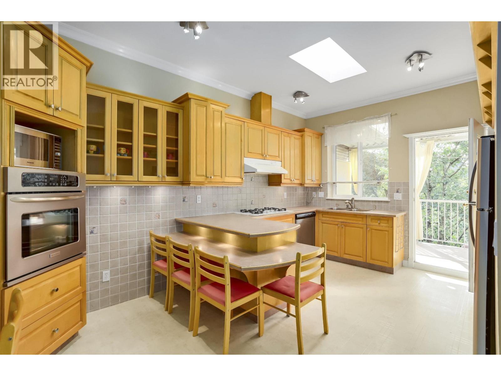 7546 12th Avenue, Burnaby, British Columbia  V3N 2K1 - Photo 4 - R3103900