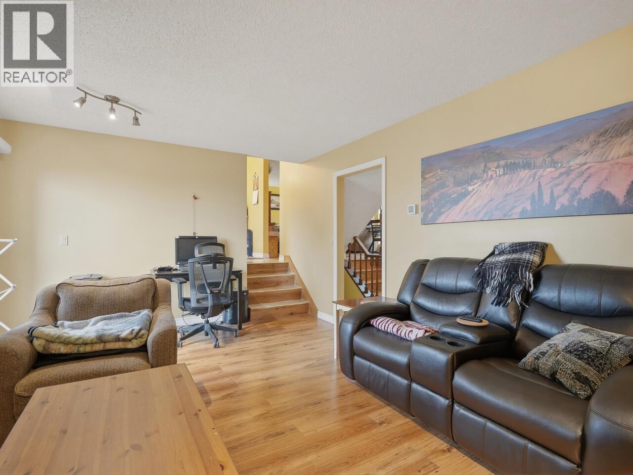 3183 Beacon Drive, Coquitlam, British Columbia  V3C 3W7 - Photo 3 - R3103910