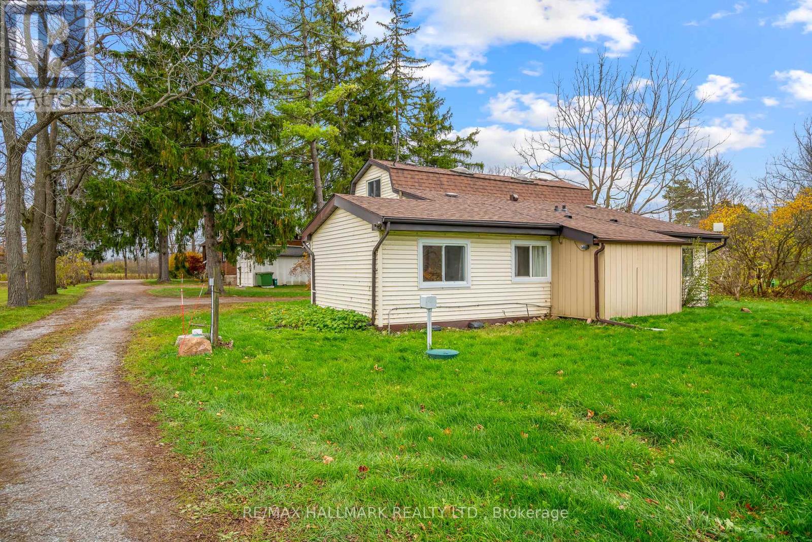 231 Point Abino Road S, Fort Erie, Ontario  L0S 1N0 - Photo 9 - X12555128