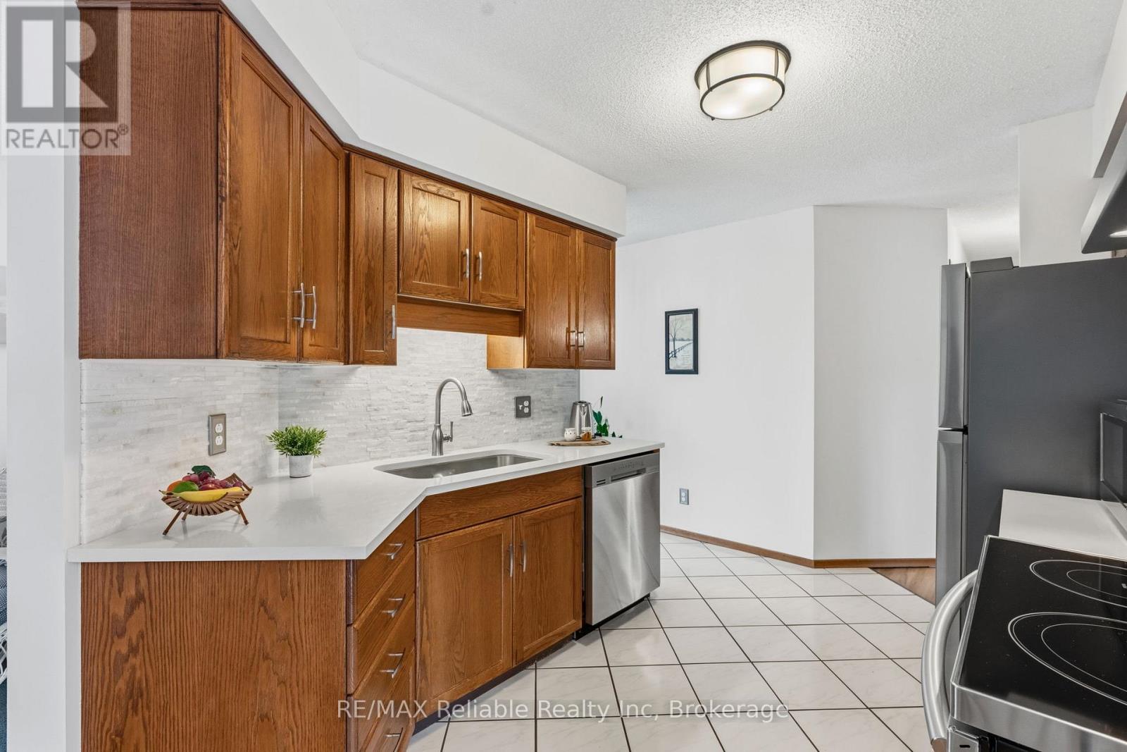 31 Cobourg Street, West Perth (Mitchell), Ontario  N0K 1N0 - Photo 11 - X12924938