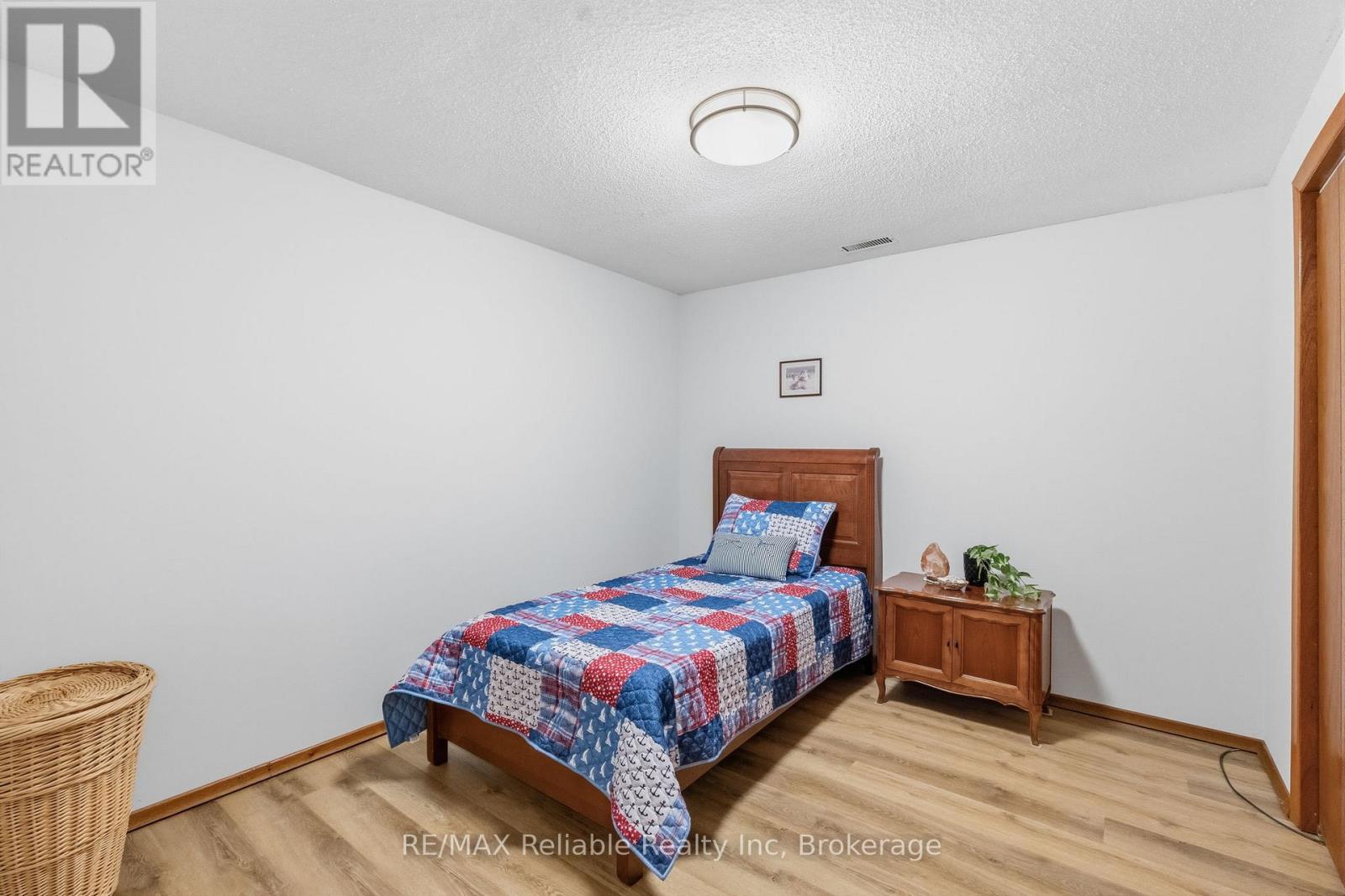 31 Cobourg Street, West Perth (Mitchell), Ontario  N0K 1N0 - Photo 35 - X12924938