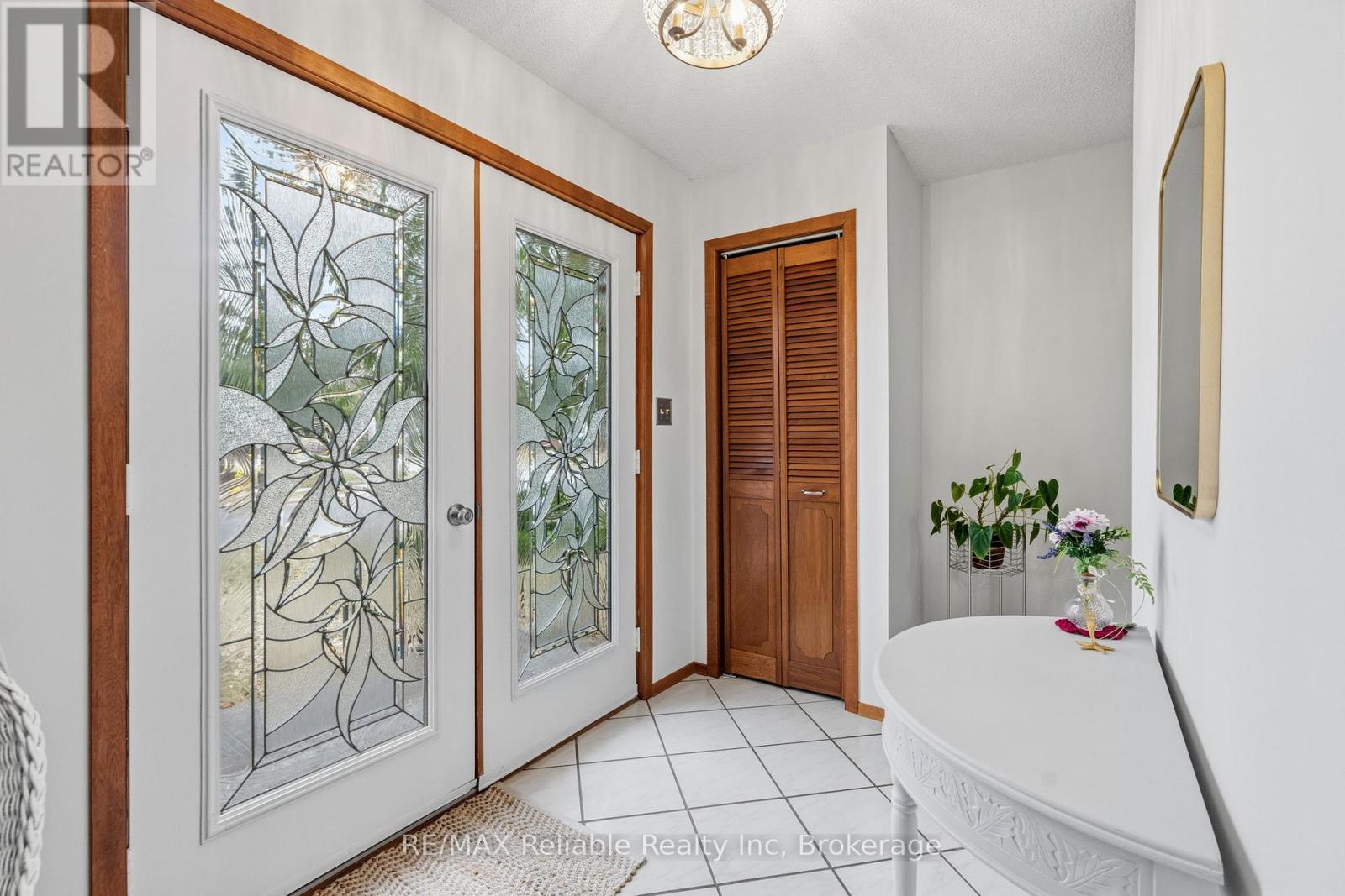 31 Cobourg Street, West Perth (Mitchell), Ontario  N0K 1N0 - Photo 9 - X12924938