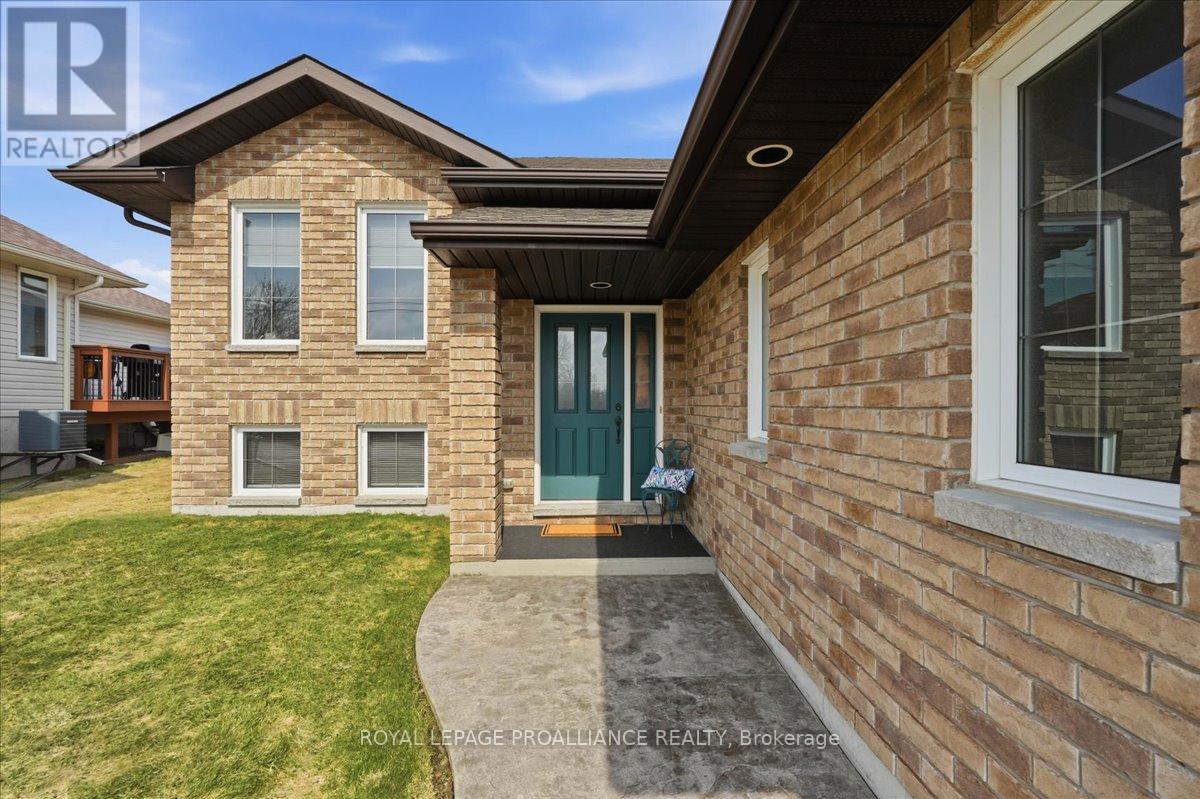 153 Lester Road, Quinte West, Ontario  K8V 0C2 - Photo 4 - X12925010