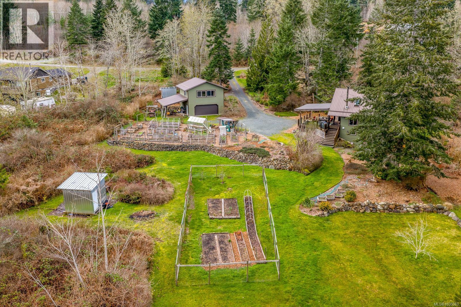 6590 Country Rd, Fanny Bay, British Columbia  V0R 1W0 - Photo 1 - 1030083