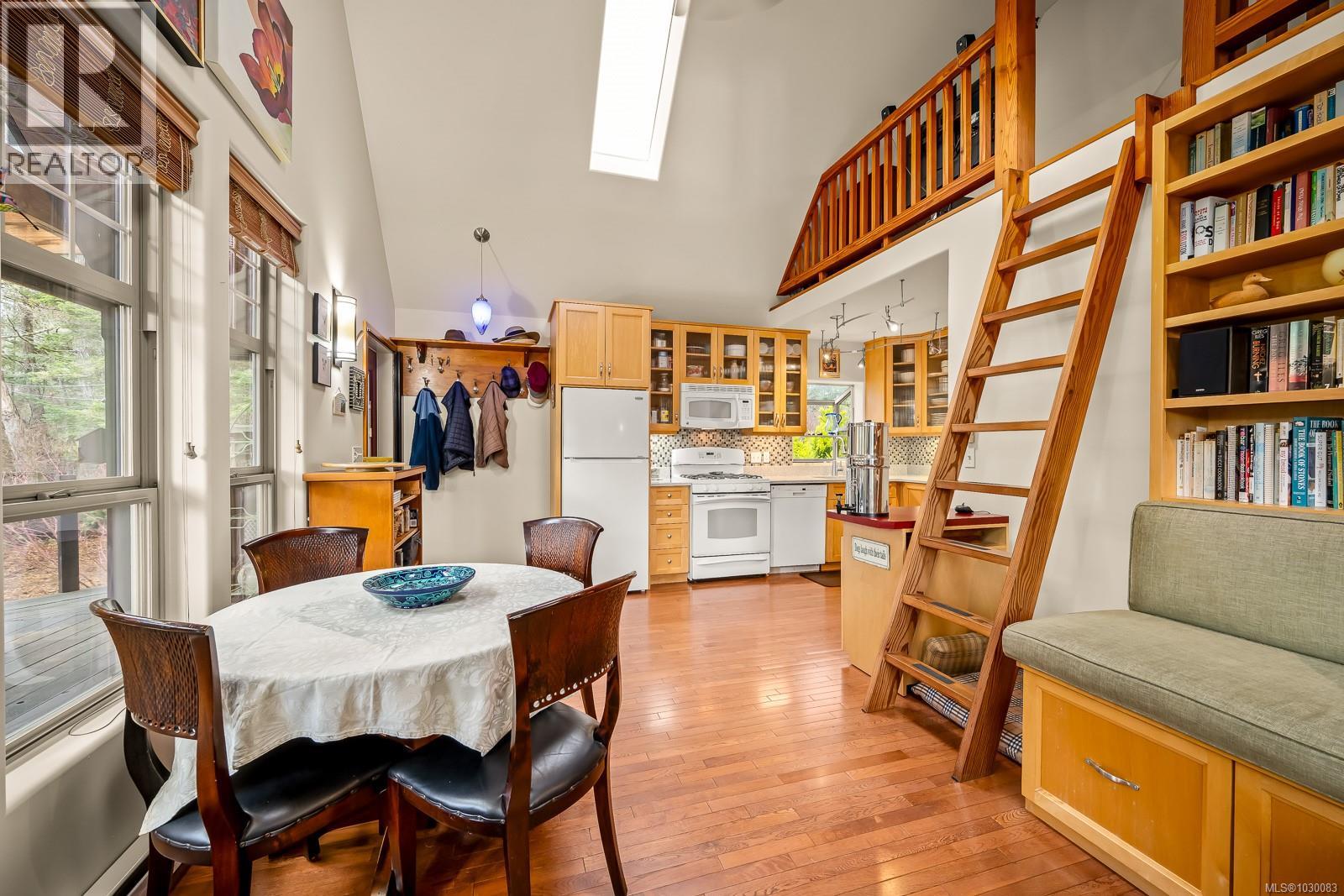 6590 Country Rd, Fanny Bay, British Columbia  V0R 1W0 - Photo 11 - 1030083